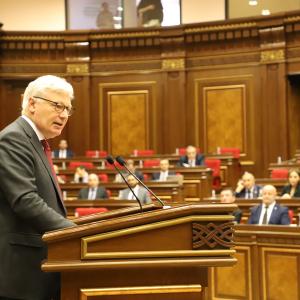 Claude Wiseler a prononcé un discours devant le Parlement arménien.