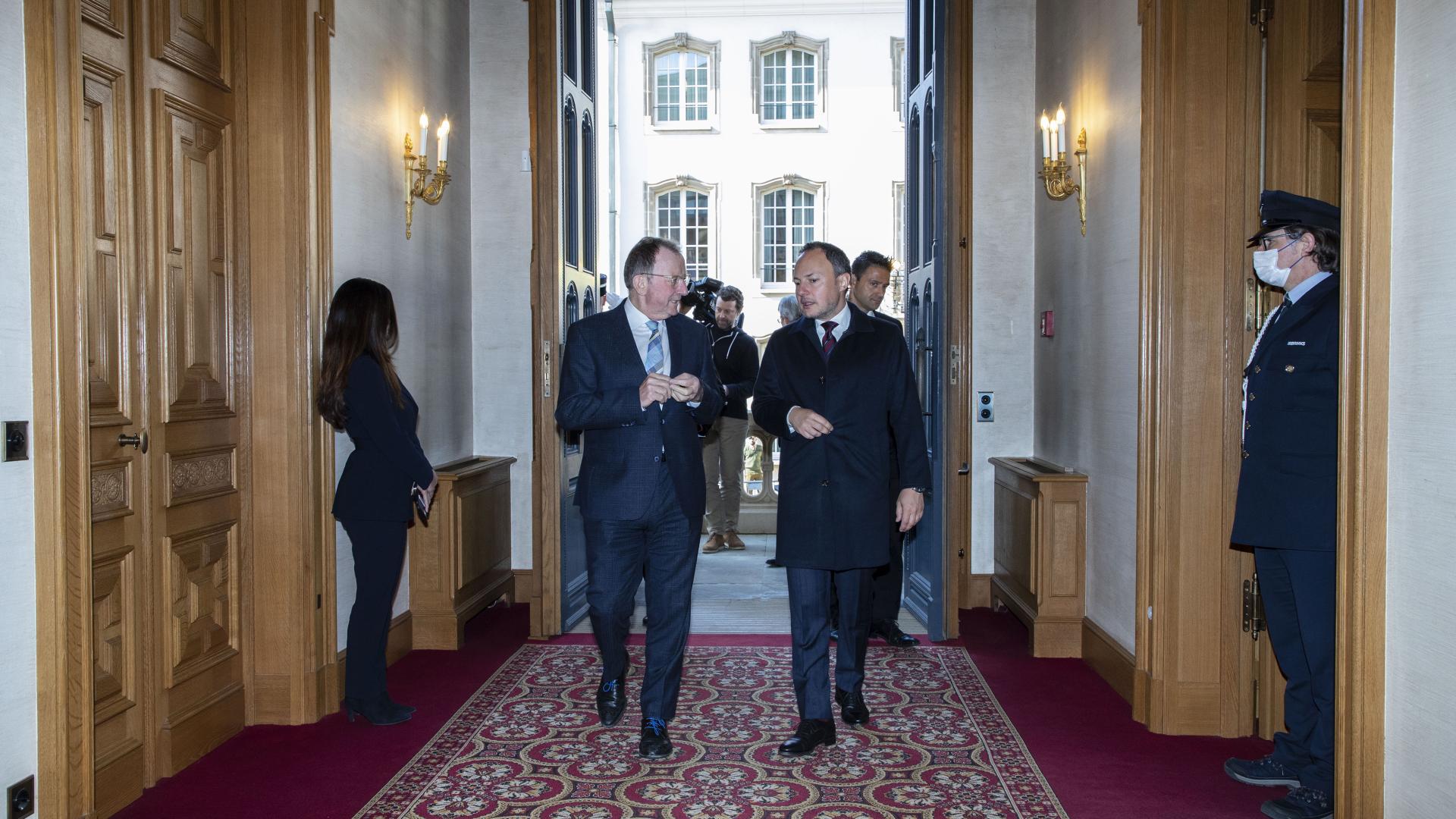 Xavier Espot Zamora et Fernand Etgen entrent à la Chambre