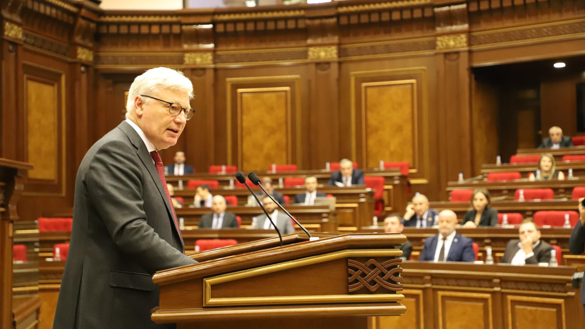 Claude Wiseler a prononcé un discours devant le Parlement arménien.